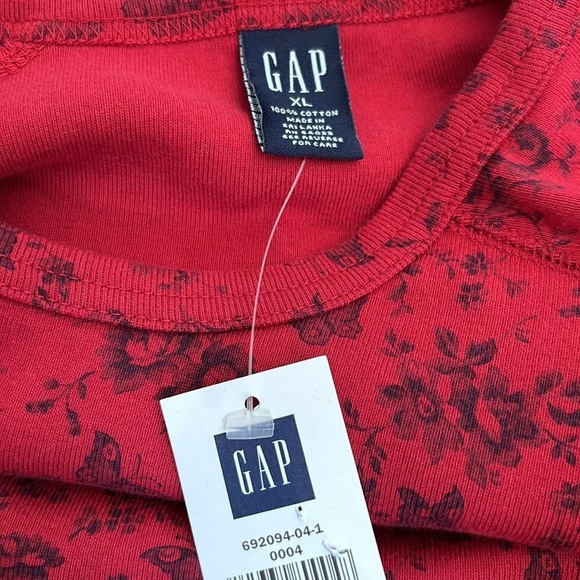 2/$50 GAP Red Floral Sweater Size XL - Picture 5 of 7